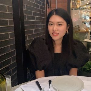 Authentic top and great quality - super cute